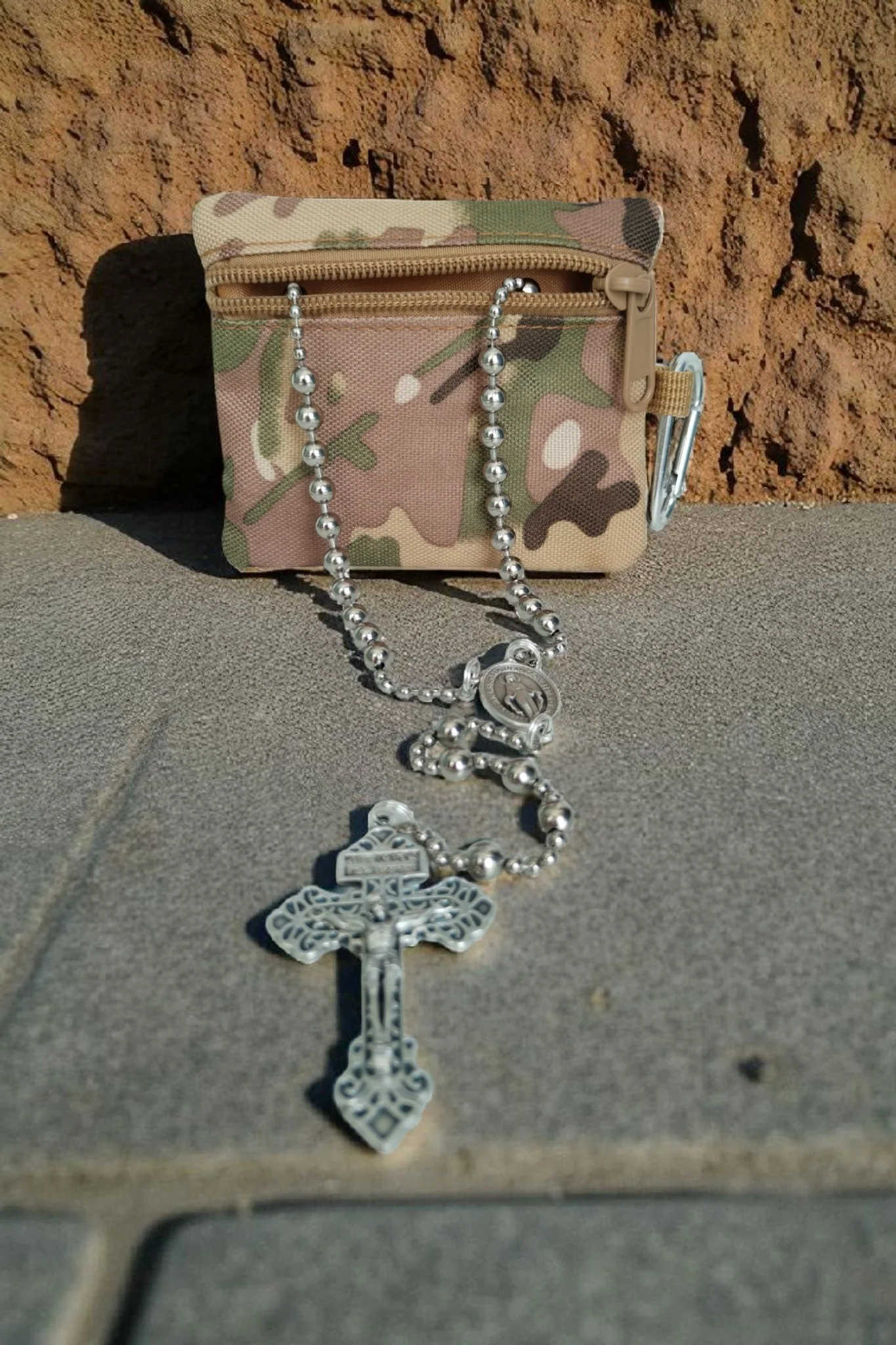 Robuste Rosenkranztasche Camouflage - Image 3